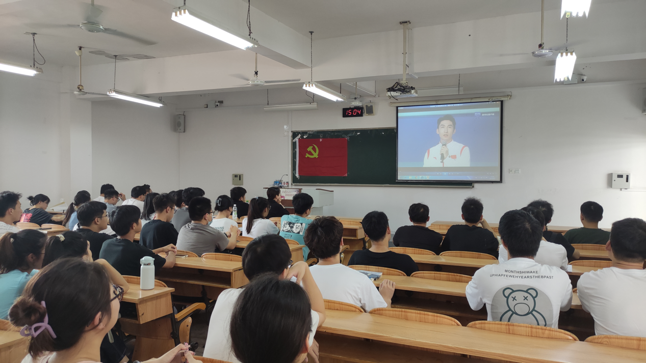 【三会一课】我院本科生第一党支部开展学习“青春榜样”主题党课活动-桂林理工大学环境科学与工程学院